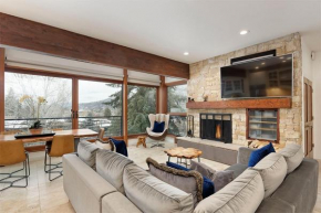 Durant Unit D5, Deluxe Condo with Beautiful Furnishings, Great Views, and Central A/C